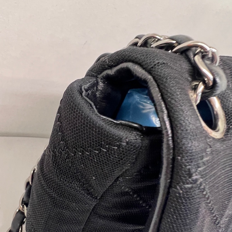 Chanel • 黑銀蕾絲科技布面尼龍Cf 25-8