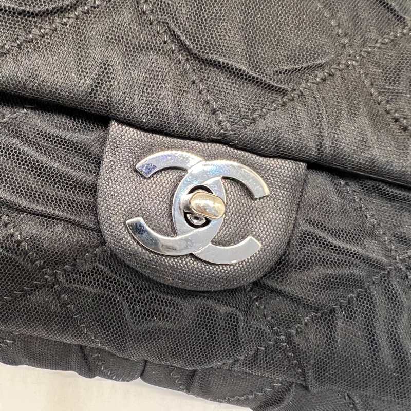 Chanel • 黑銀蕾絲科技布面尼龍Cf 25-9