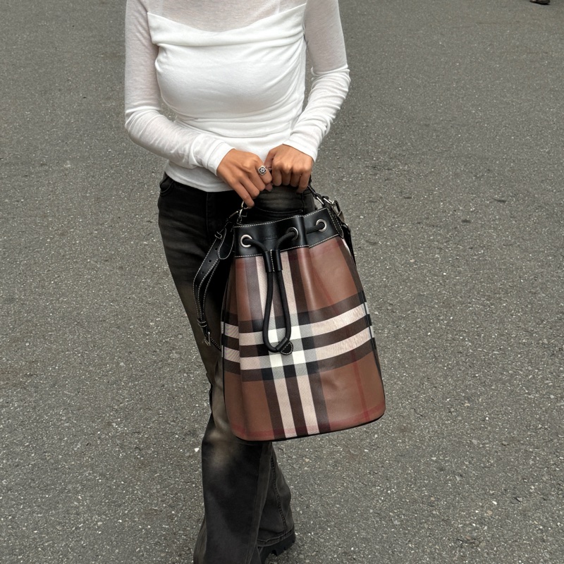 【超稀有💗】 Burberry 經典格紋 水桶包 (專櫃定價11.3萬)-2
