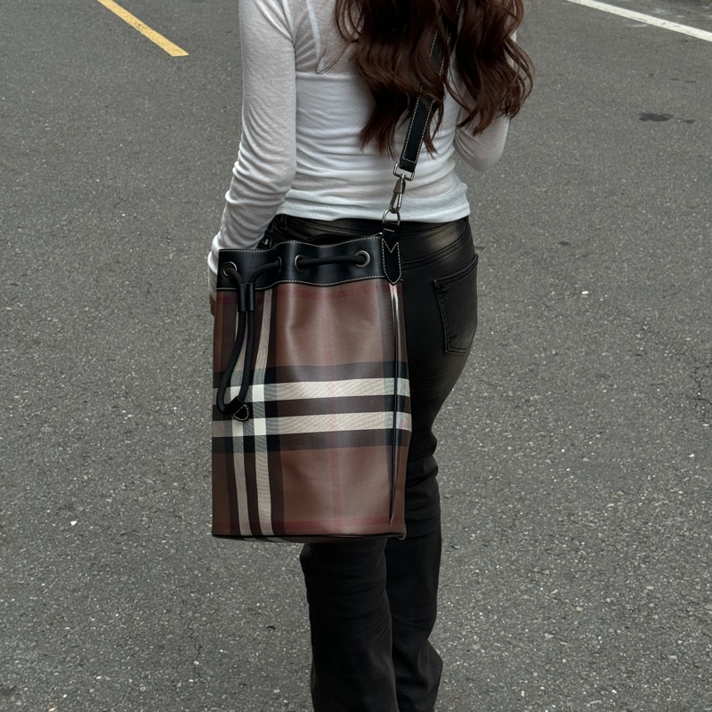 【超稀有💗】 Burberry 經典格紋 水桶包 (專櫃定價11.3萬)-7