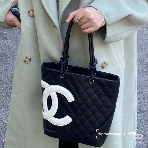 Chanel • 經典康鵬黑白牛皮菜籃子 有卡