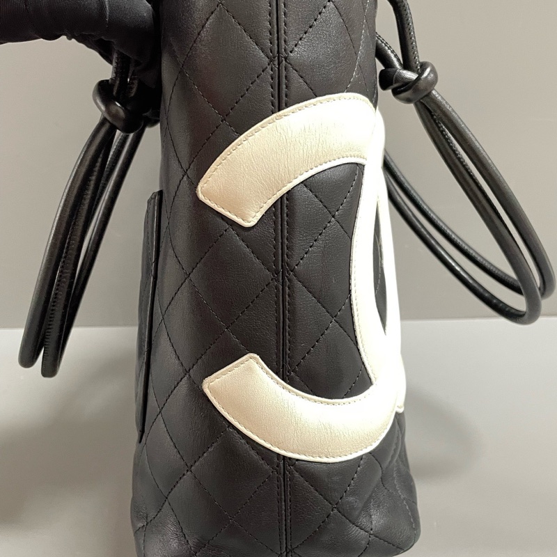 Chanel • 經典康鵬黑白牛皮菜籃子 有卡-7