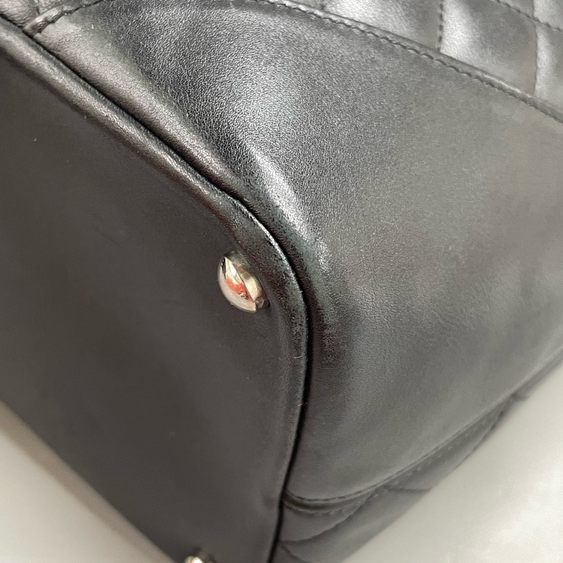 Chanel • 經典康鵬黑白牛皮菜籃子 有卡-14