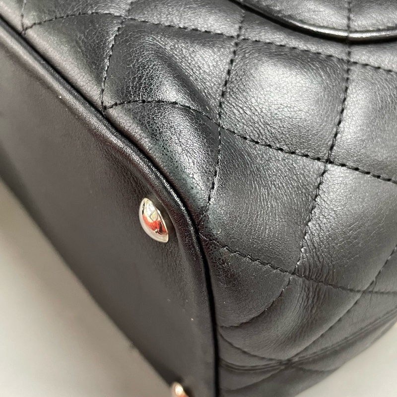 Chanel • 經典康鵬黑白牛皮菜籃子 有卡-16