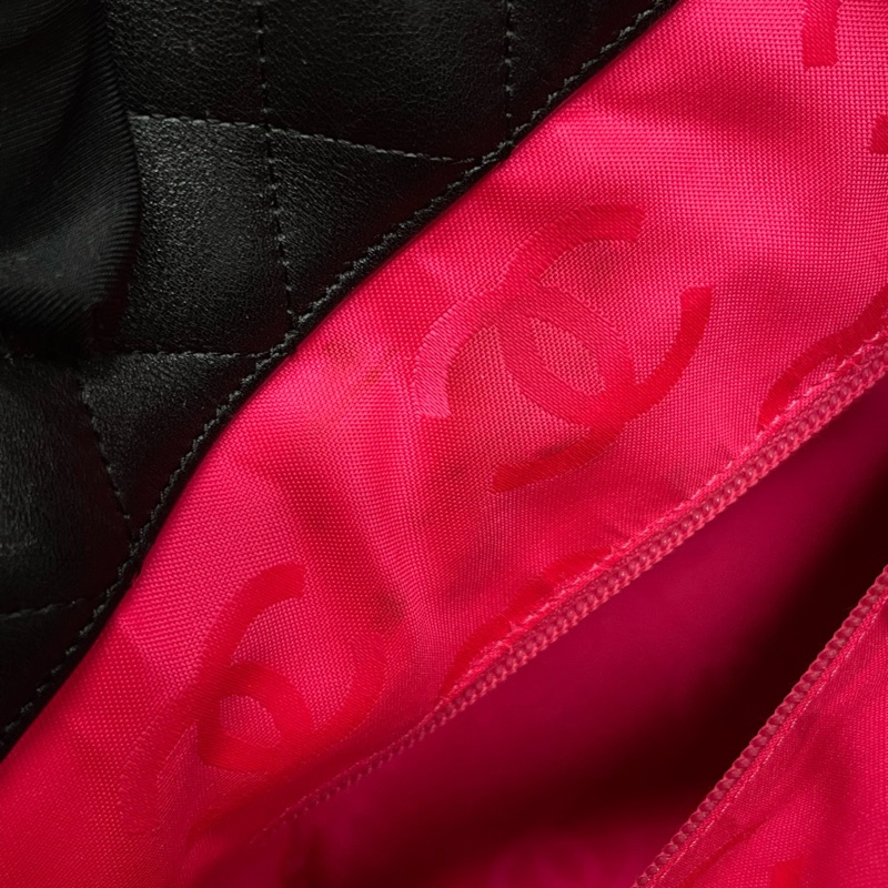 Chanel • 經典康鵬黑白牛皮菜籃子 有卡-17