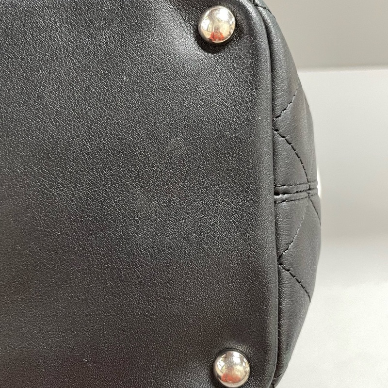 Chanel • 經典康鵬黑白牛皮菜籃子 有卡-20