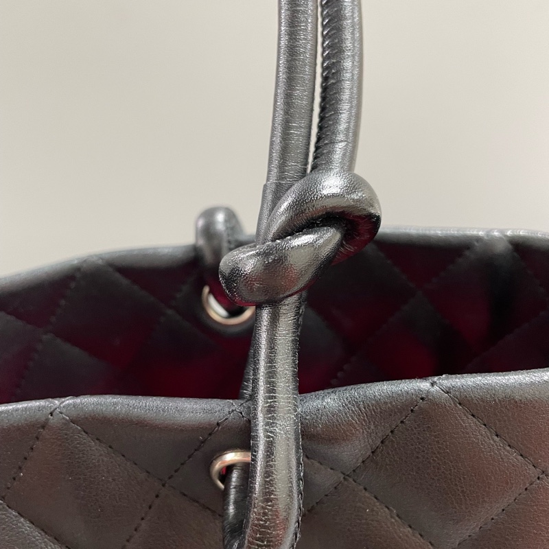 Chanel • 經典康鵬黑白牛皮菜籃子 有卡-23