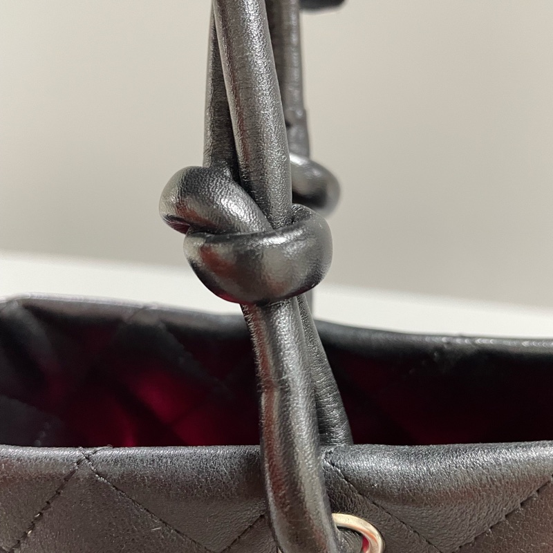 Chanel • 經典康鵬黑白牛皮菜籃子 有卡-24