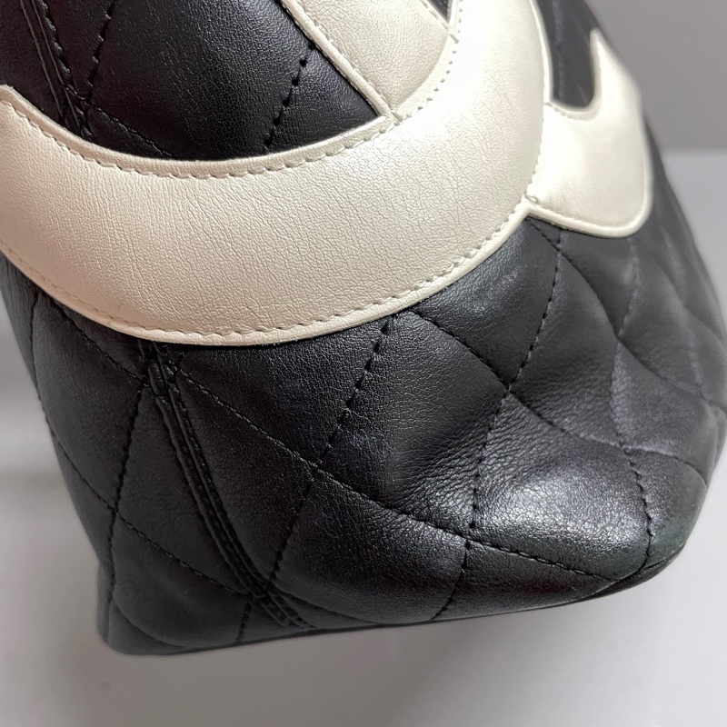 Chanel • 經典康鵬黑白牛皮菜籃子 有卡-28