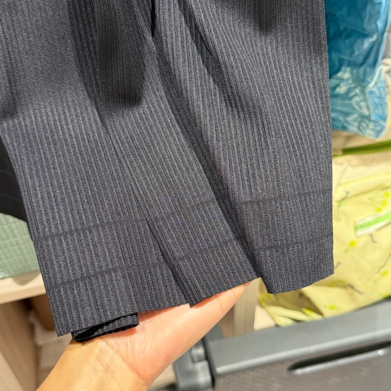 PLEATS PLEASE 休閒短褲(黑)-4