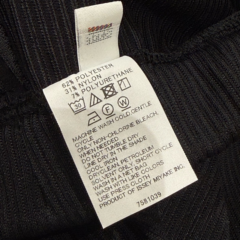 PLEATS PLEASE 休閒短褲(黑)-8