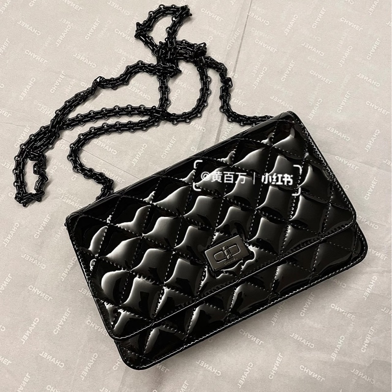 Chanel • 22a手工坊全黑2.55 So Black漆皮Woc鏈條包 近新有卡-1