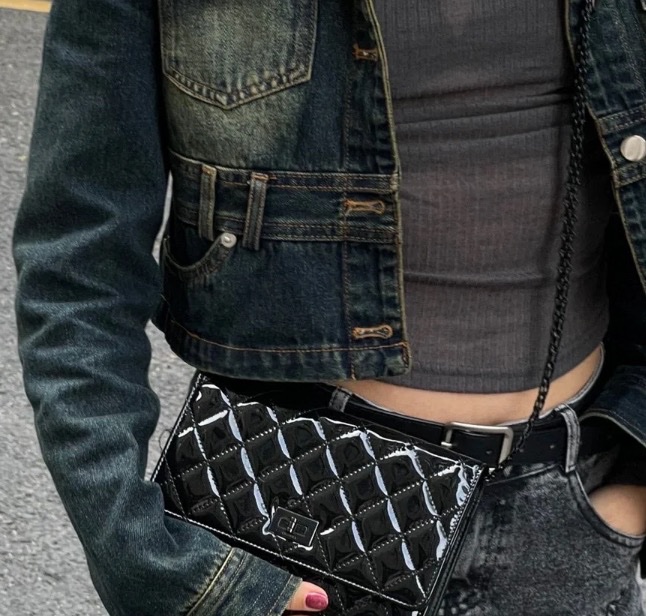 Chanel • 22a手工坊全黑2.55 So Black漆皮Woc鏈條包 近新有卡-2