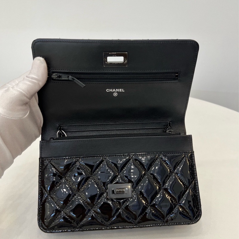 Chanel • 22a手工坊全黑2.55 So Black漆皮Woc鏈條包 近新有卡-9