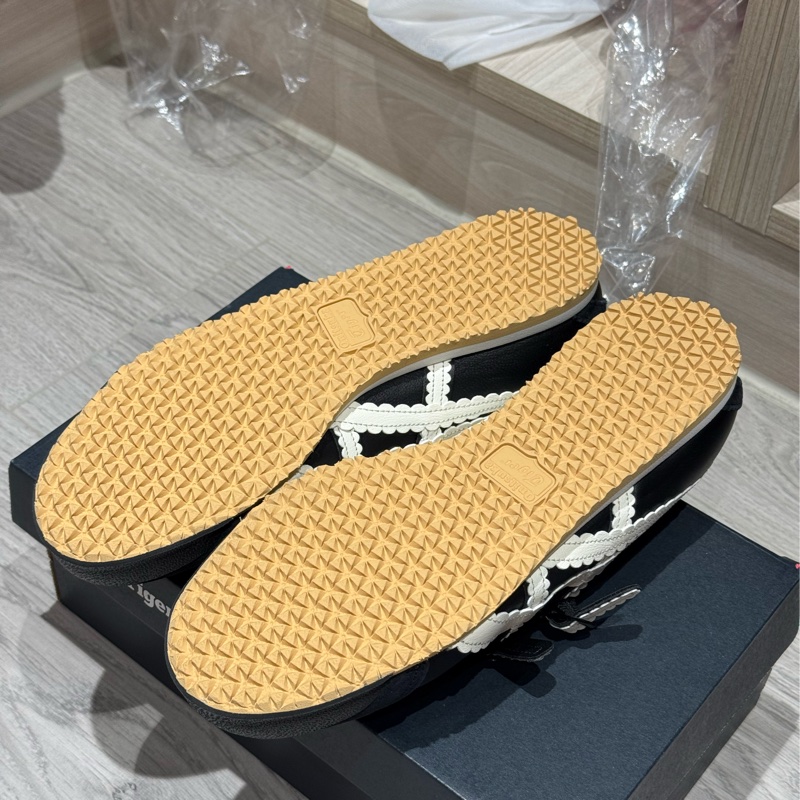 Onitsuka Tiger 鬼塚虎 黑底白虎爪紋休閒鞋-8