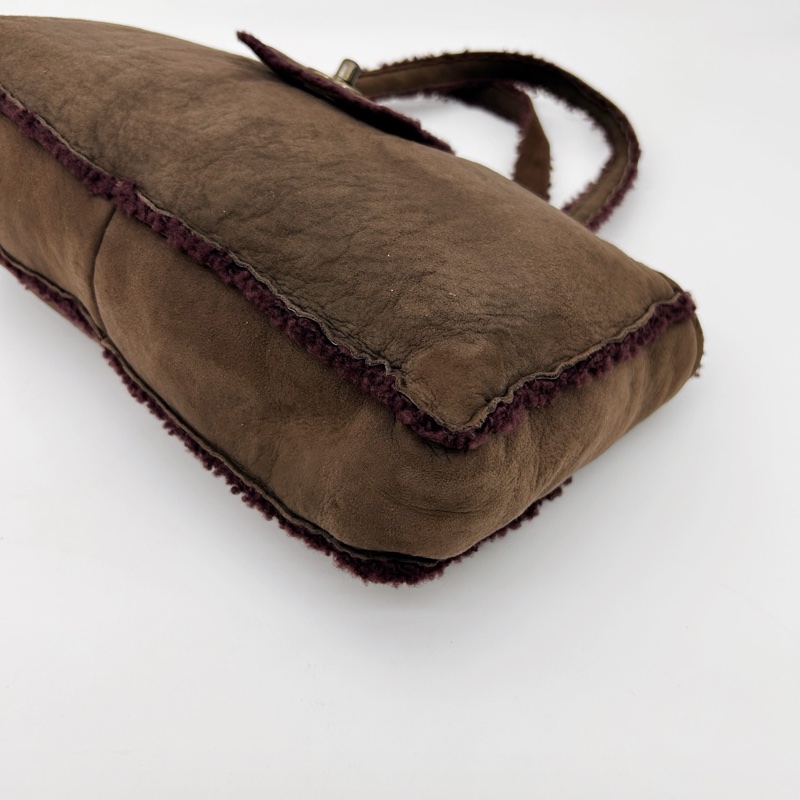 「JL精品代購」9新 香奈兒咖啡麂皮拼紫紅羊羔毛手提腋下小托特包-12