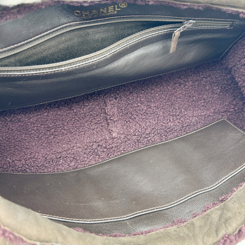 「JL精品代購」9新 香奈兒咖啡麂皮拼紫紅羊羔毛手提腋下小托特包-13