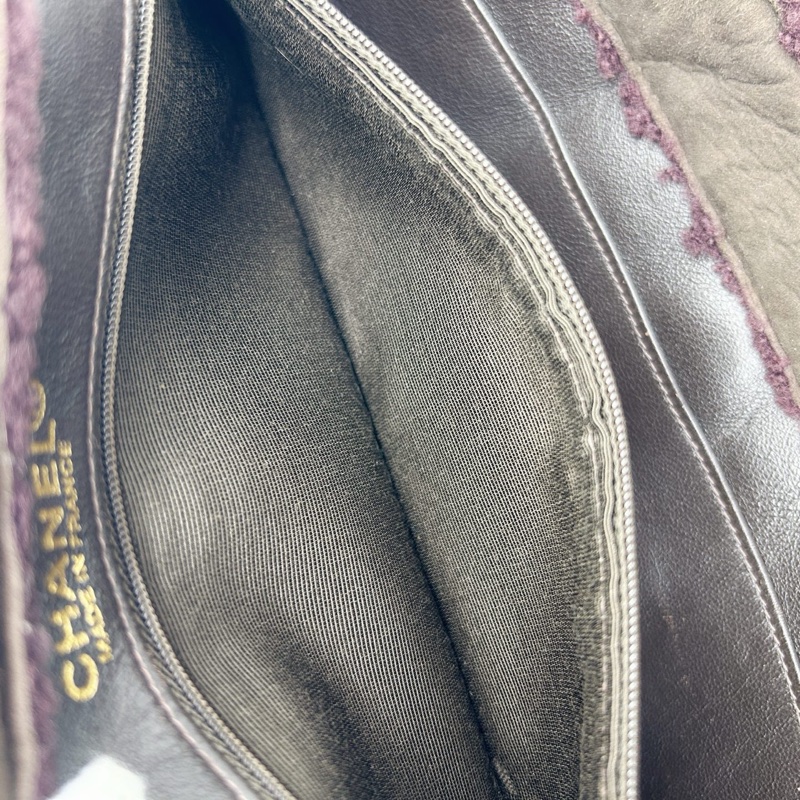 「JL精品代購」9新 香奈兒咖啡麂皮拼紫紅羊羔毛手提腋下小托特包-14