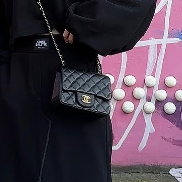 絕美神包😍超低價❤️🔥Chanel香奈兒黑金金球調解扣方胖子cf單肩斜挎包-3