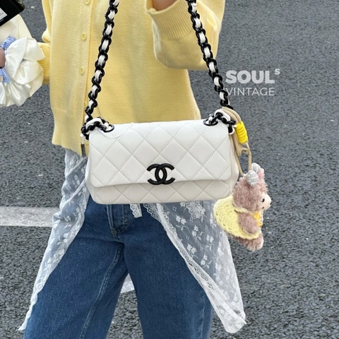 Chanel • 21c 黑白熊貓荔枝牛皮鏈條包 So Black