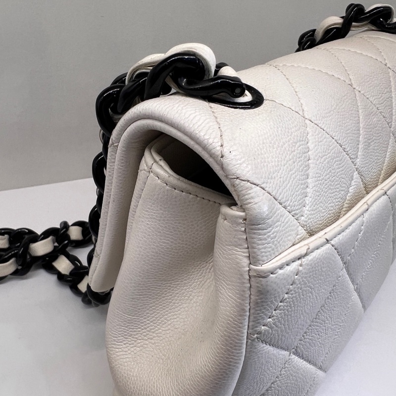 Chanel • 21c 黑白熊貓荔枝牛皮鏈條包 So Black-22