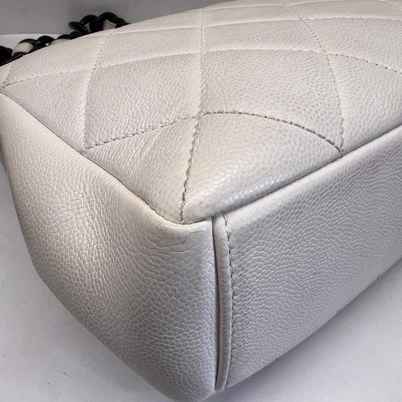 Chanel • 21c 黑白熊貓荔枝牛皮鏈條包 So Black-24