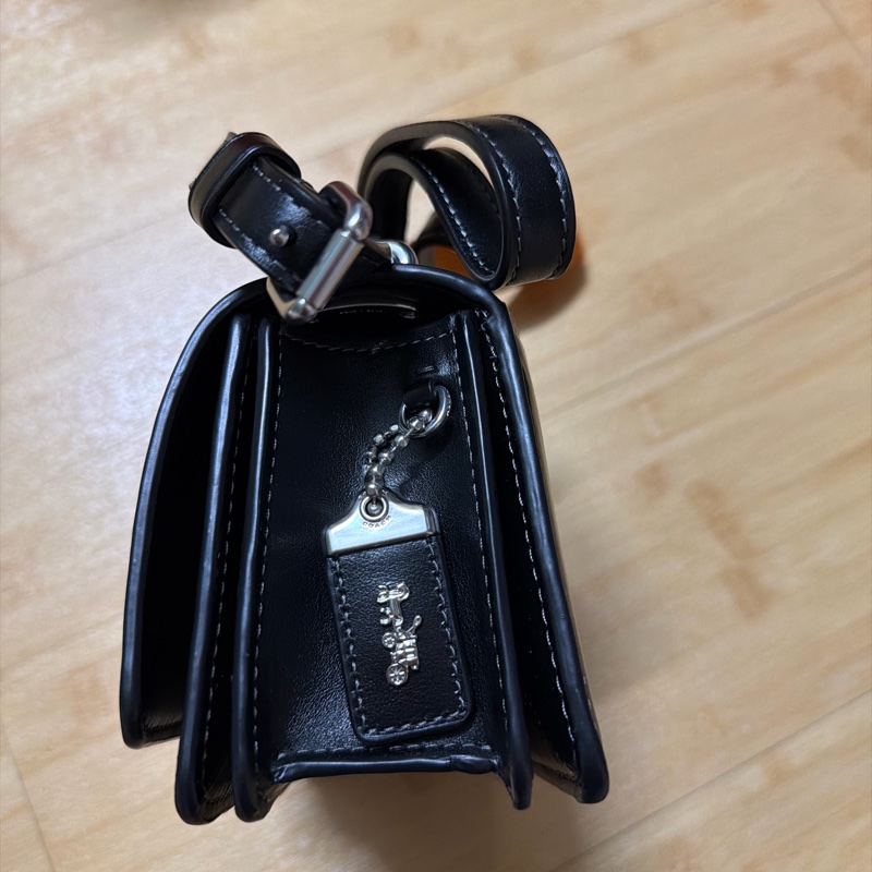 Coach Bandit18 黑色(銀釦)斜背包-1