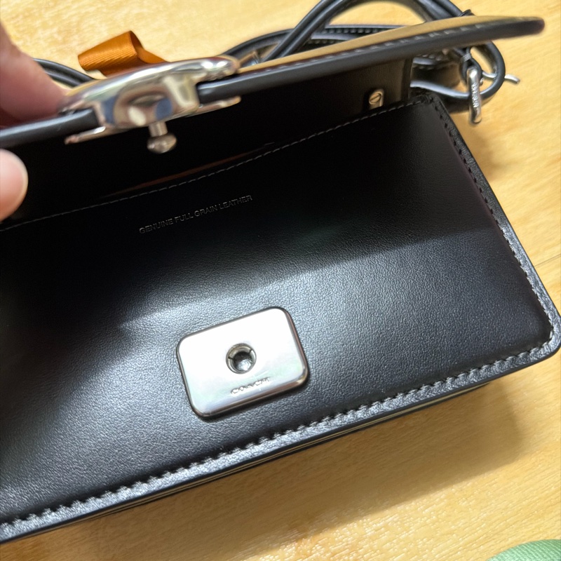 Coach Bandit18 黑色(銀釦)斜背包-10