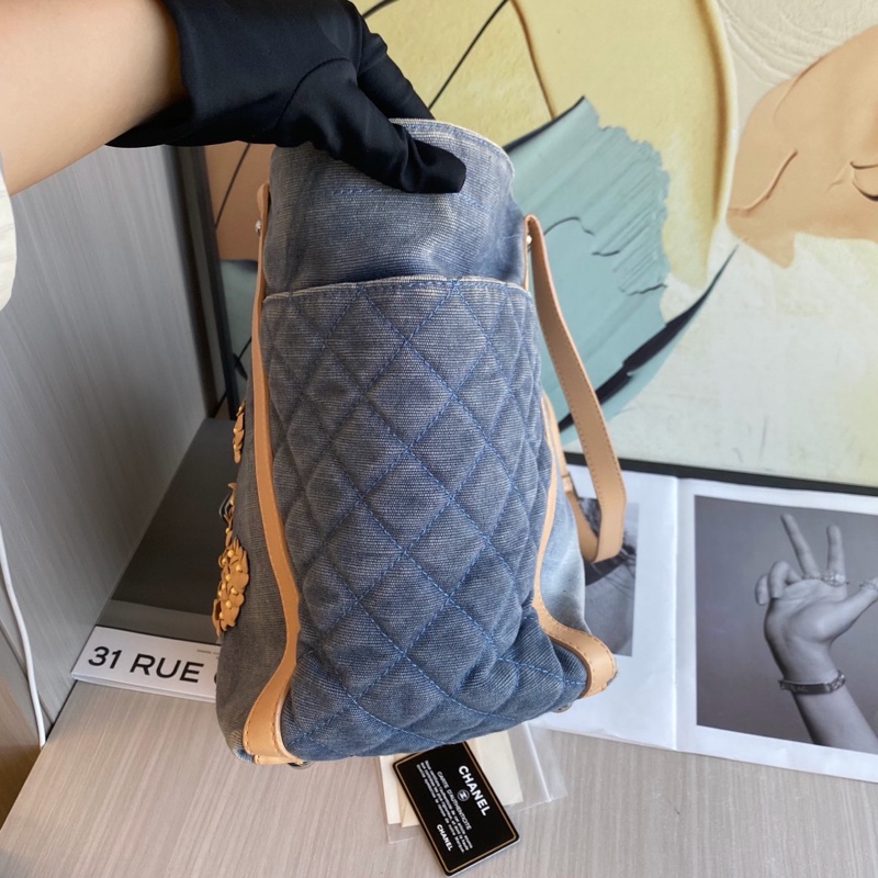 Chanel • 稀有丹寧牛仔花瓣大Logo托特包-9