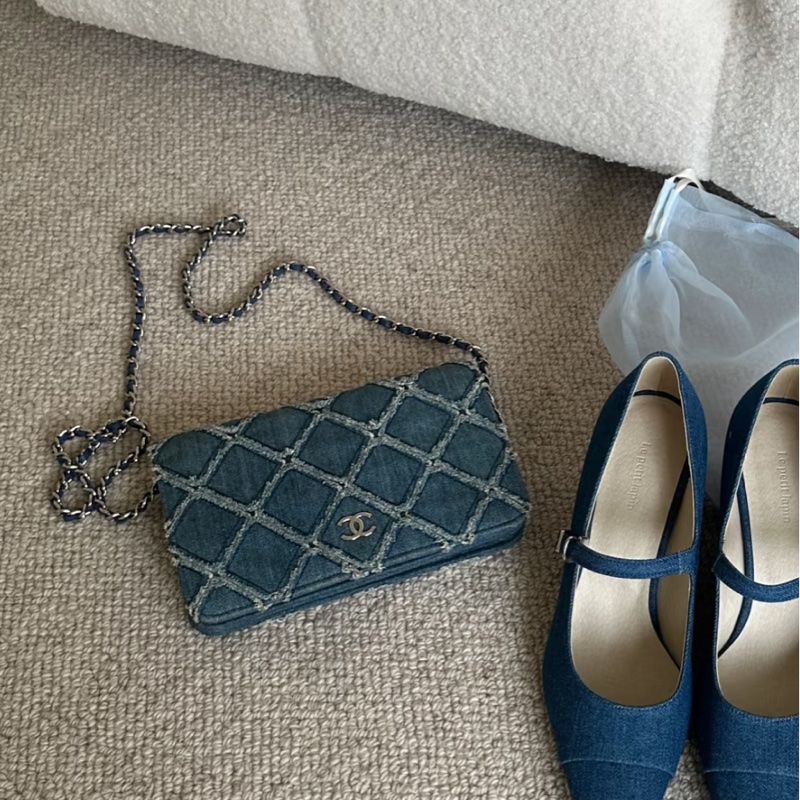 Chanel • 稀有丹寧牛仔外縫線銀釦Woc鏈條包 有卡-1