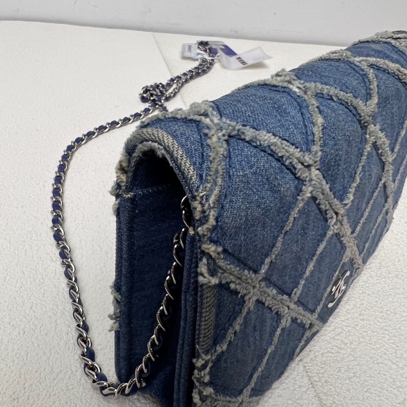 Chanel • 稀有丹寧牛仔外縫線銀釦Woc鏈條包 有卡-9