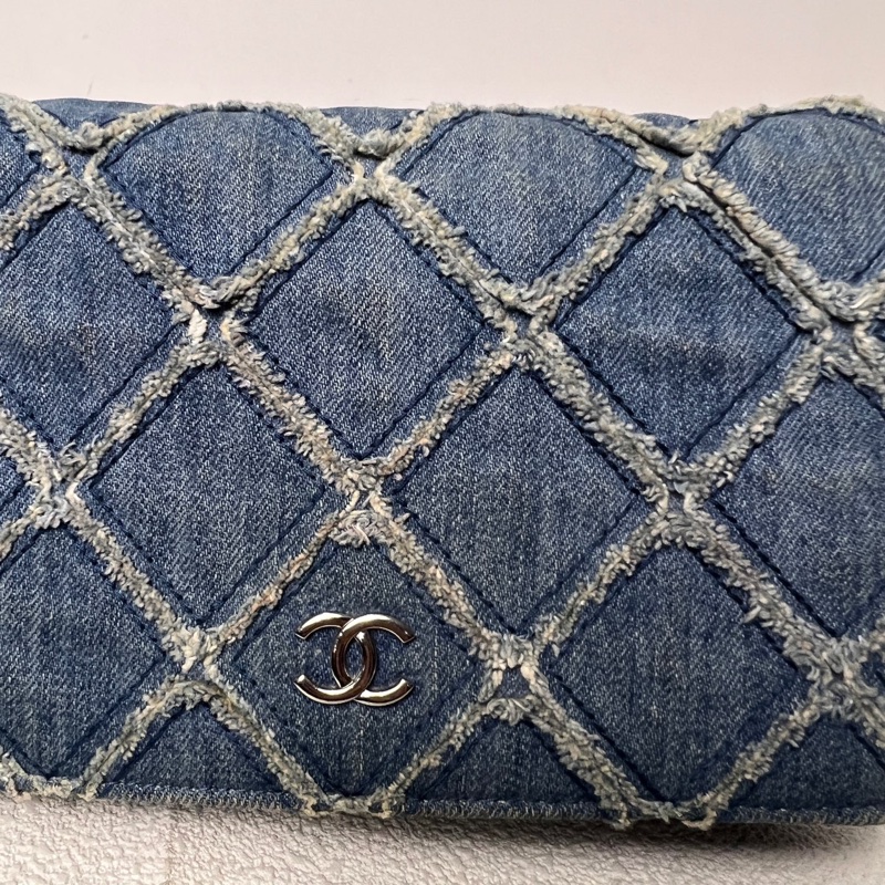 Chanel • 稀有丹寧牛仔外縫線銀釦Woc鏈條包 有卡-13