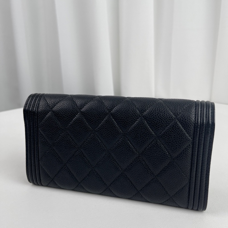 Chanel • 經典Le Boy 霧金釦荔枝牛皮翻蓋長夾-1