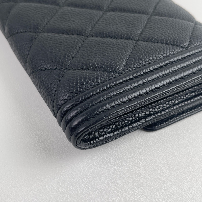Chanel • 經典Le Boy 霧金釦荔枝牛皮翻蓋長夾-4