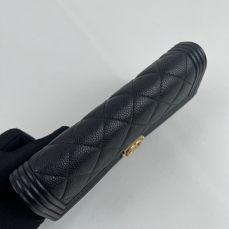 Chanel • 經典Le Boy 霧金釦荔枝牛皮翻蓋長夾-6