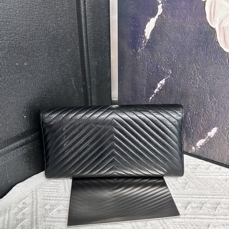 Chanel • 全黑山形紋羊皮翻蓋長夾 So Black-2