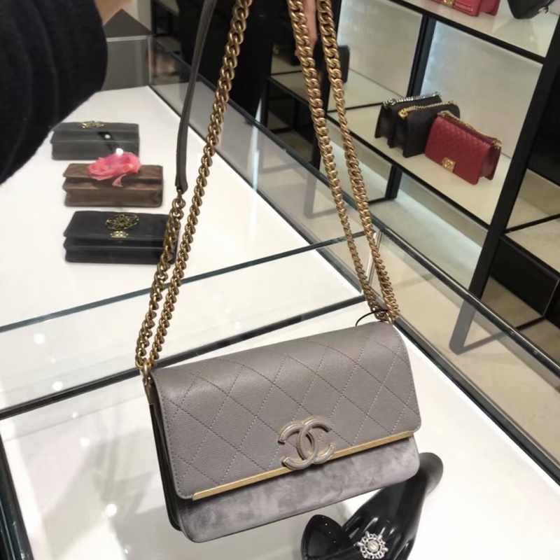 Chanel • 霧霾灰麂皮拼荔枝牛皮金釦鏈條包-0