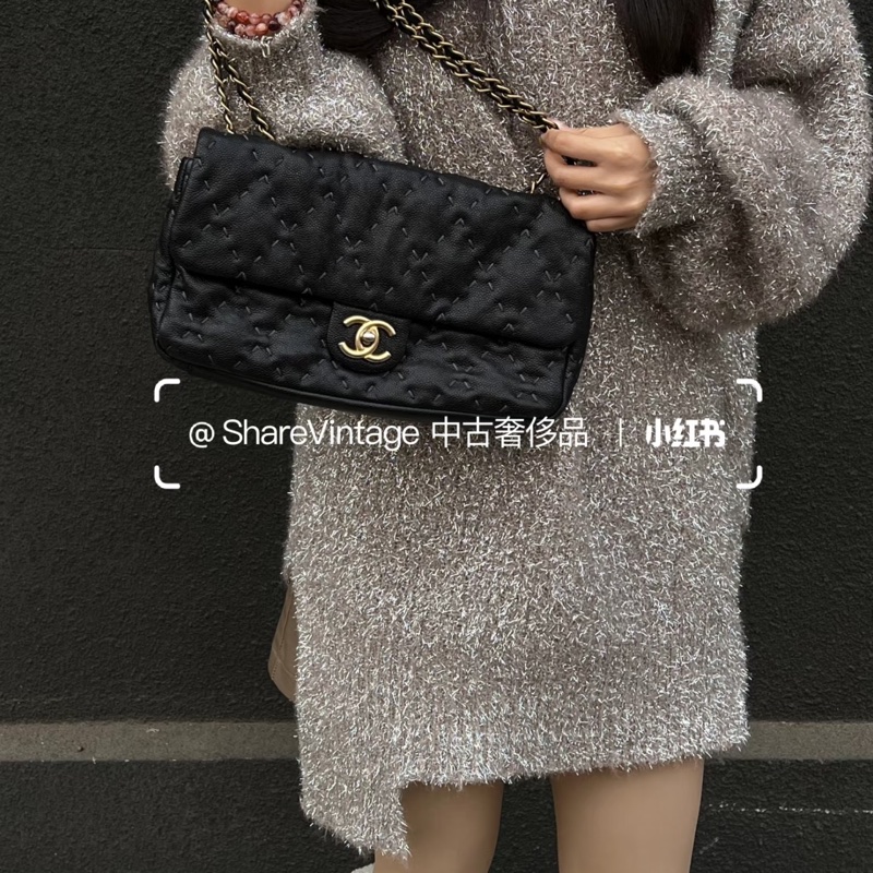 Chanel • 藍黑色外縫線荔枝牛皮Cf 25-2