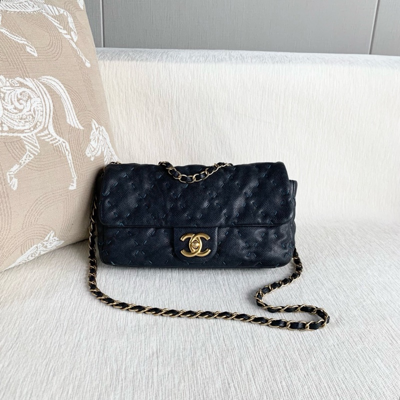 Chanel • 藍黑色外縫線荔枝牛皮Cf 25-3