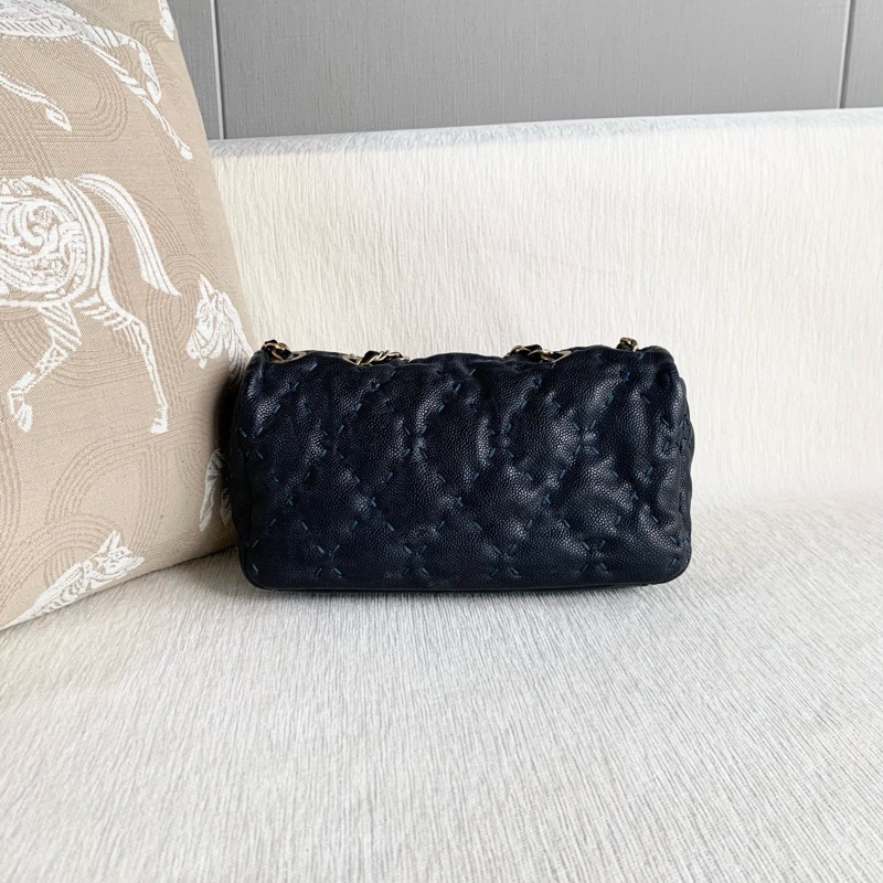 Chanel • 藍黑色外縫線荔枝牛皮Cf 25-5