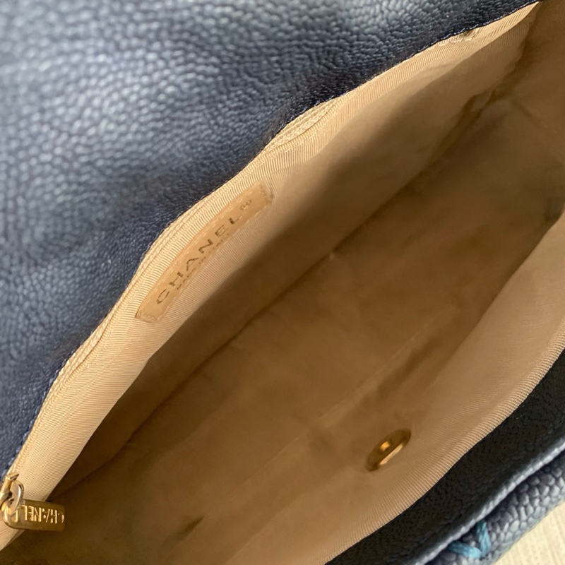 Chanel • 藍黑色外縫線荔枝牛皮Cf 25-7