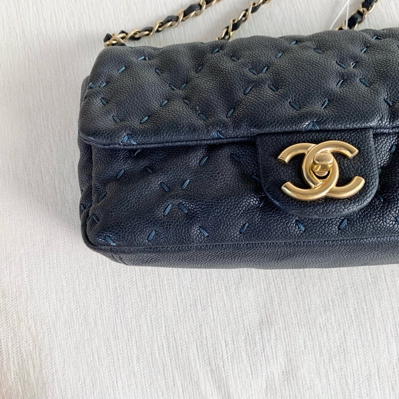 Chanel • 藍黑色外縫線荔枝牛皮Cf 25-9