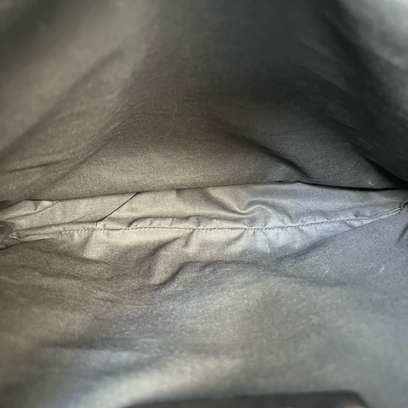 BV葆蝶家經典格紋編織男士黑色單肩可調節斜挎包郵差公文包-5