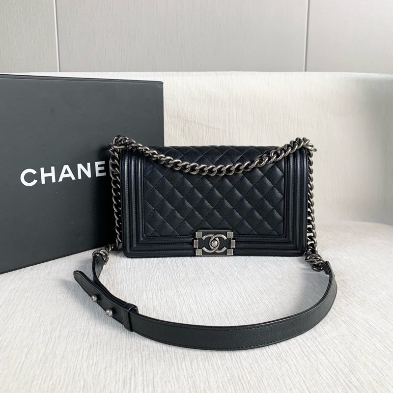 Chanel • 經典黑銀琺瑯釦牛皮Le Boy 25中號 大全配有購證-3