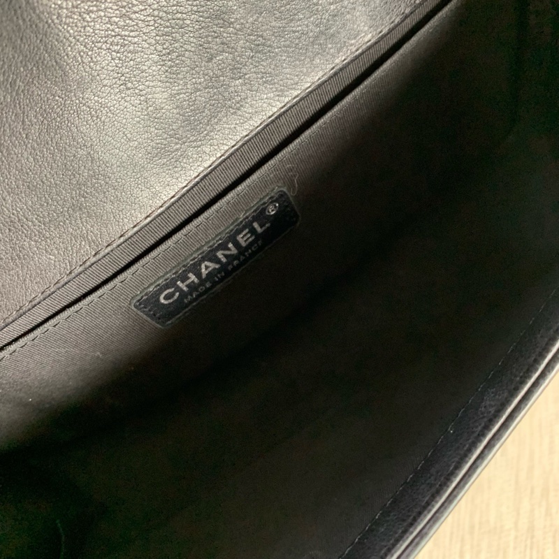 Chanel • 經典黑銀琺瑯釦牛皮Le Boy 25中號 大全配有購證-8
