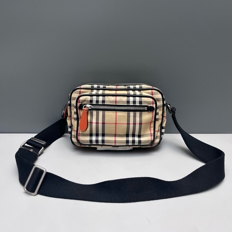 Burberry巴寶莉格紋帆布相機包