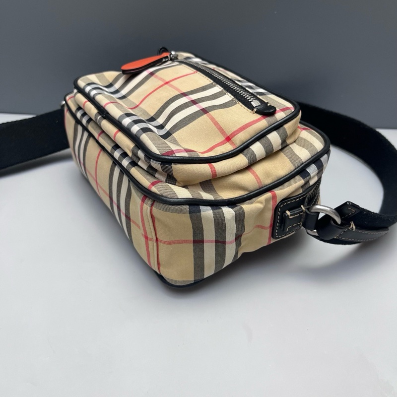 Burberry巴寶莉格紋帆布相機包-3