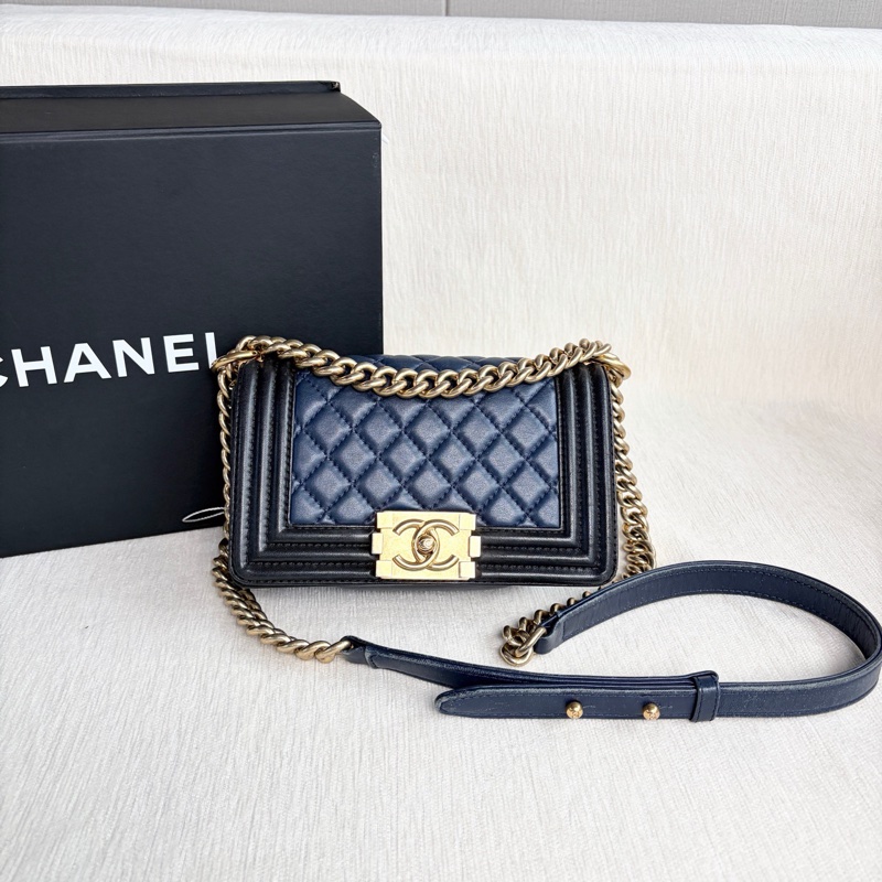 Chanel • 經典藍黑拼色羊皮金釦Le Boy 20 小號 全配有盒-1