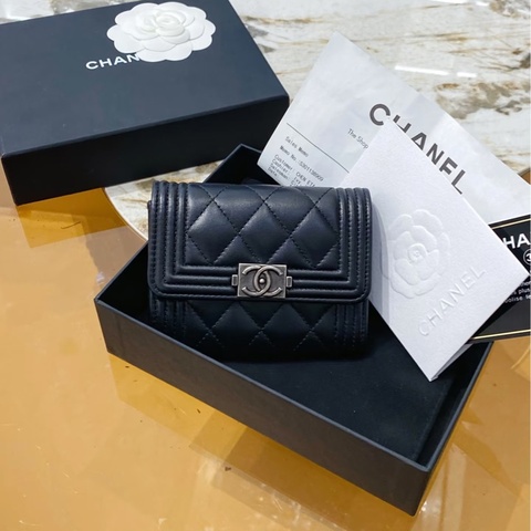 Chanel • 經典Le Boy黑銀羊皮三折短夾