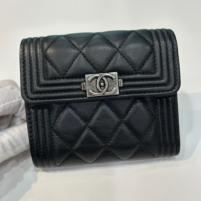 Chanel • 經典Le Boy黑銀羊皮三折短夾-4